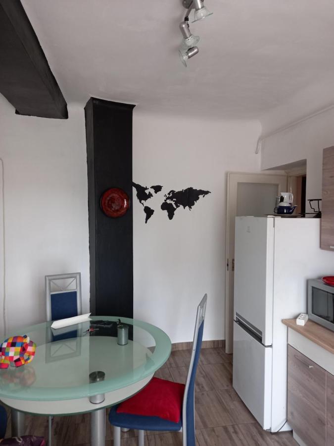 Aha Apartamento Debrecen Exterior foto